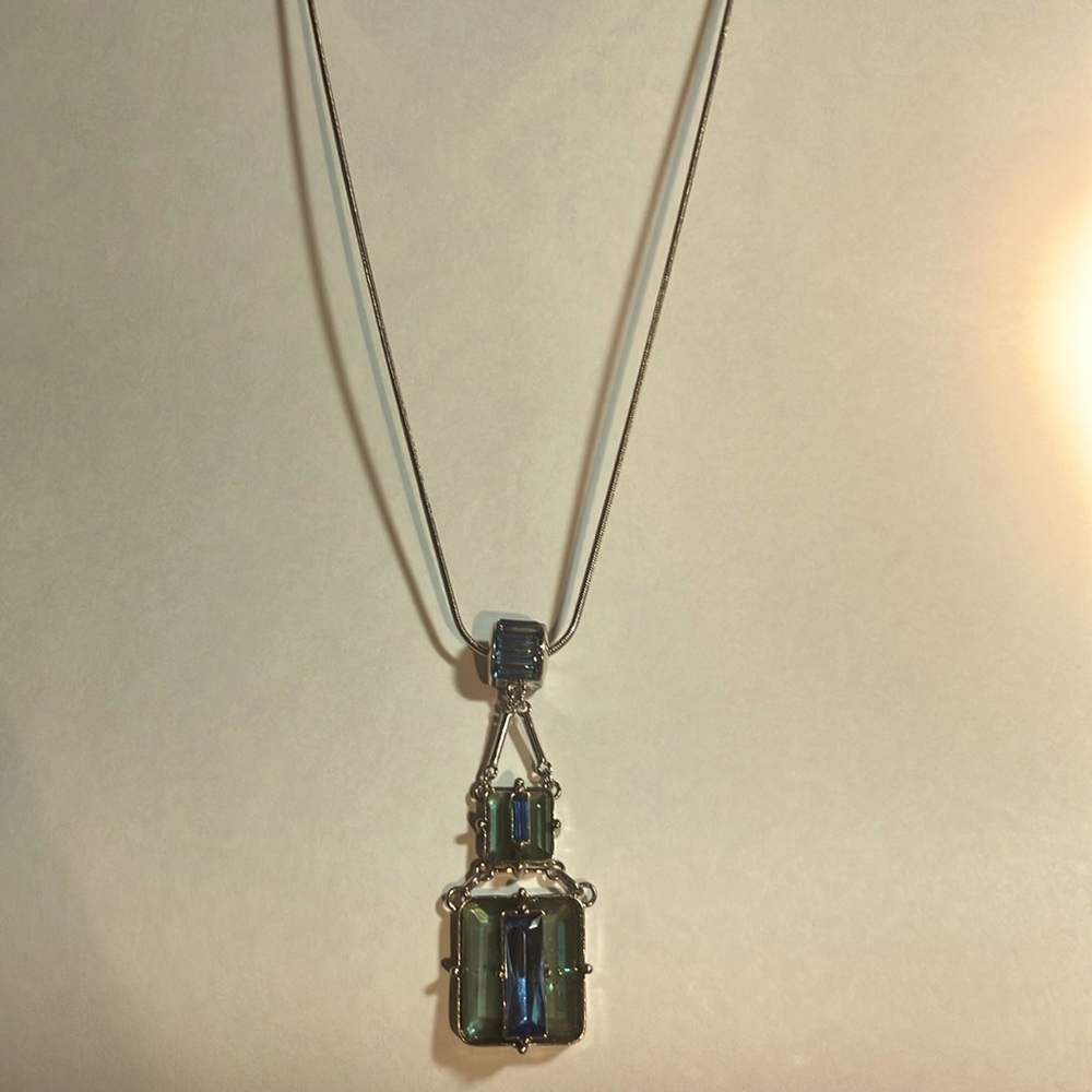 🦋Lane Bryant signed pendant💙